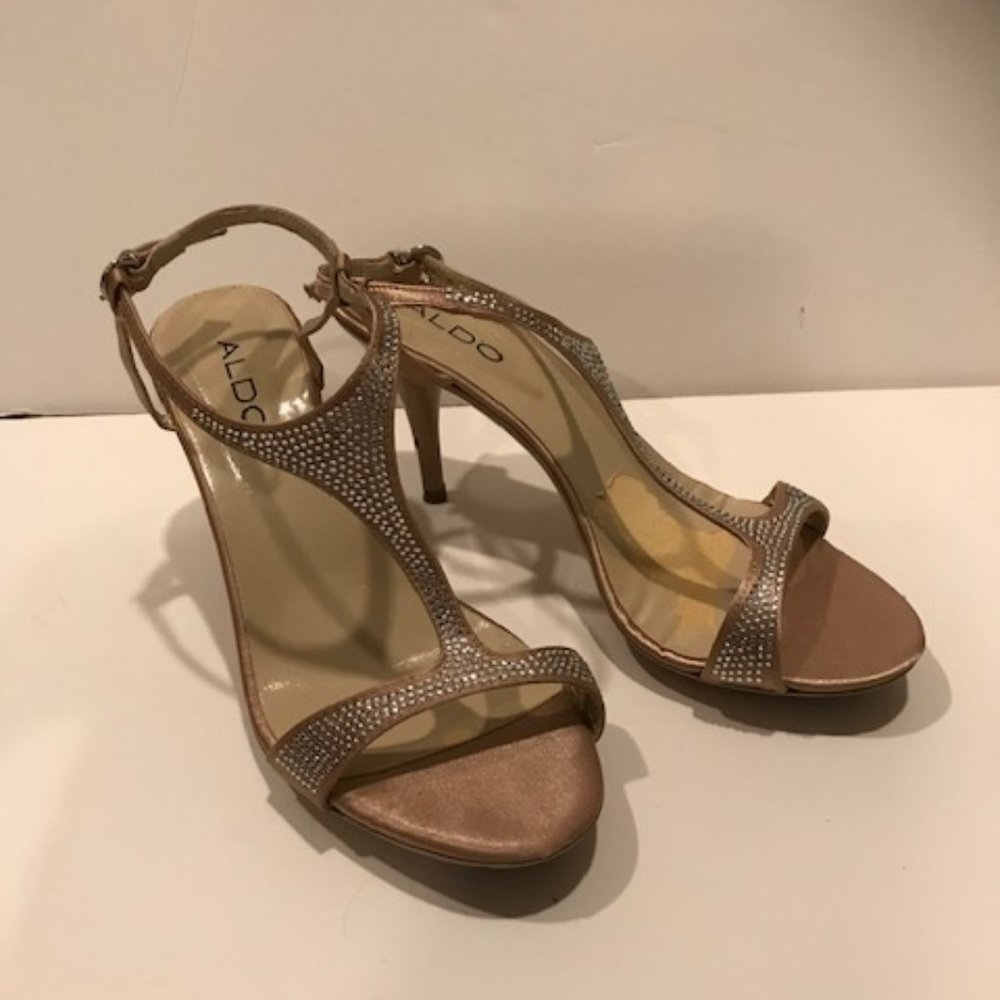 T strap heels